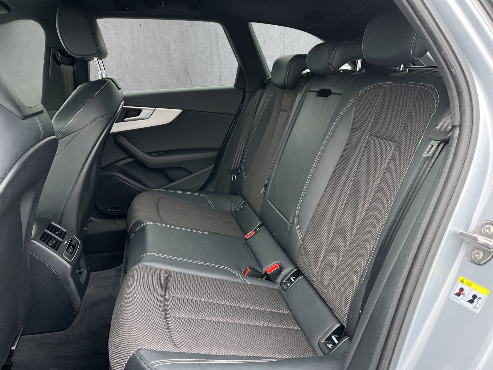 Audi A4 Avant sport S-LINE AHK/LED/NAVI/TEIL-LEDER foto 17