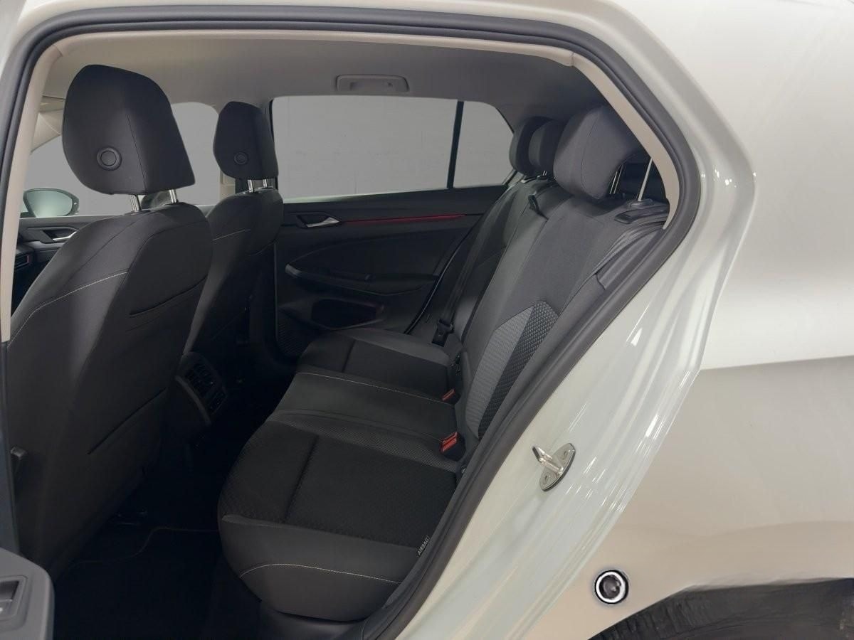 Volkswagen Golf 8 ACTIVE 1.5 TSI STANDH NAVI ACC SHZ foto 10