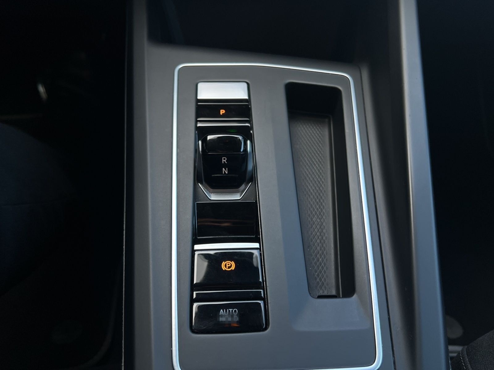 Volkswagen Golf 2.0 TDI DSG MOVE NAVI LM16 behMFL foto 11