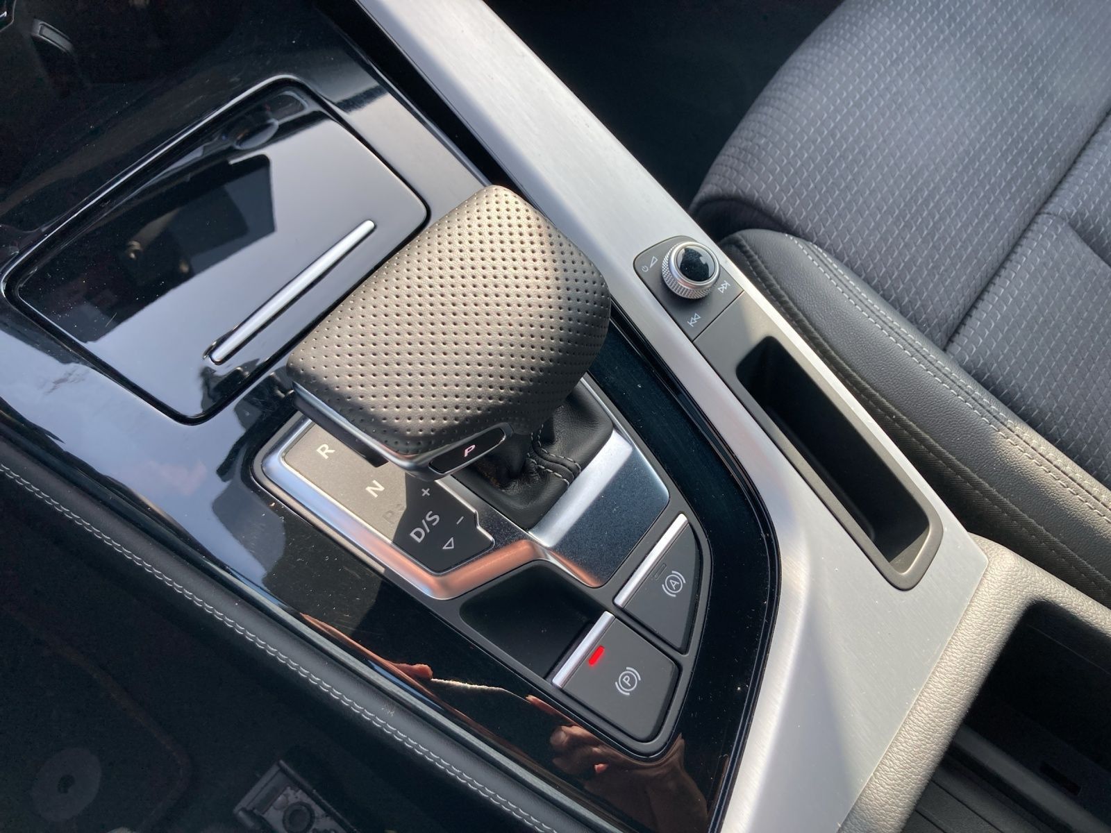 Audi A4 Avant 40 TFSI Q 2x S LINE LM19 AHK MARTRIX-LE foto 11