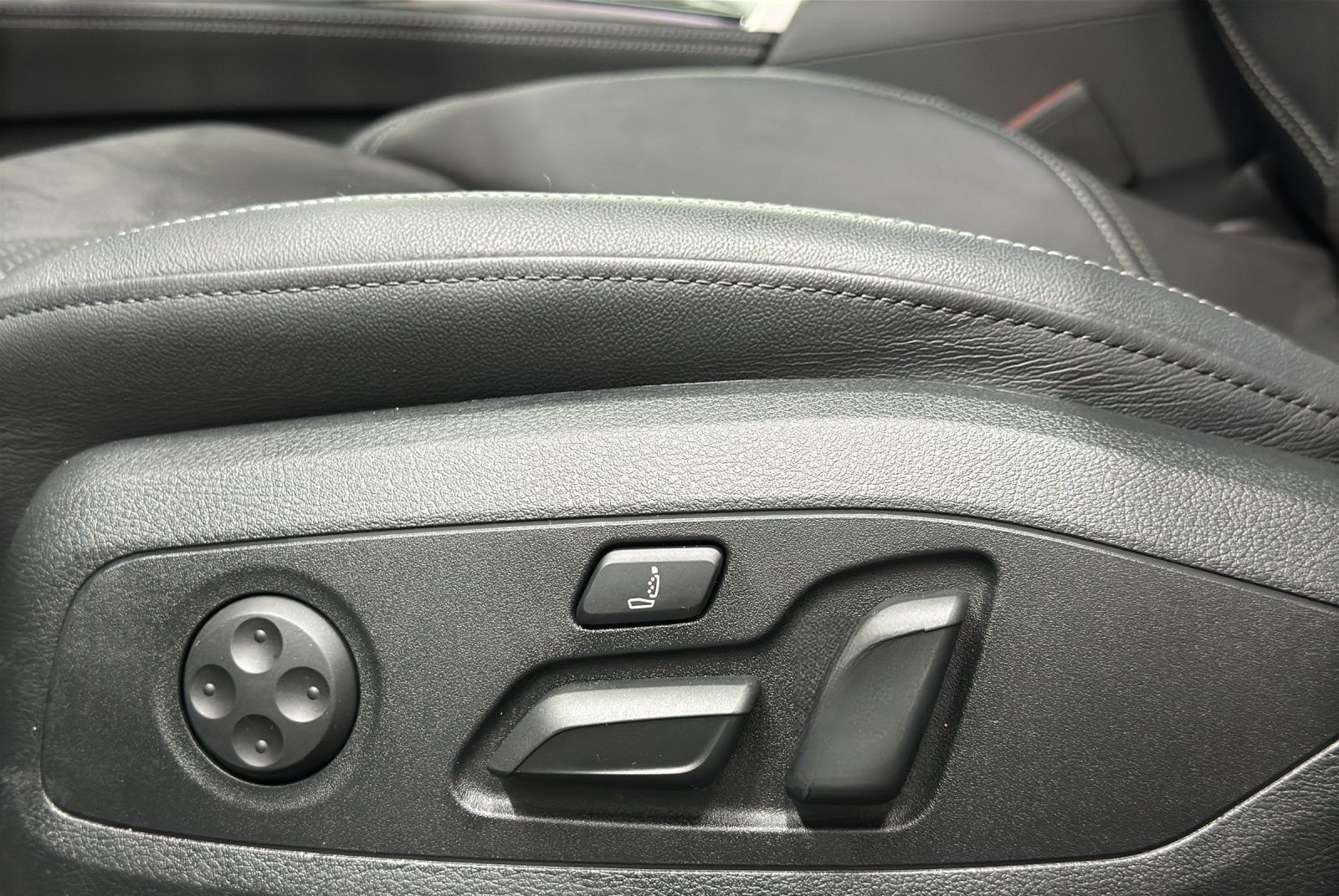 Audi A4 Avant 40 TFSI Q 2x S LINE LM19 AHK MARTRIX-LE foto 18