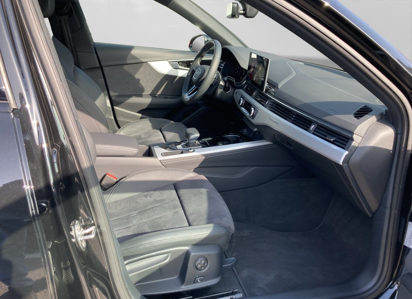 Audi A4 Avant 40 TFSI Q 2x S LINE LM19 AHK MARTRIX-LE foto 4