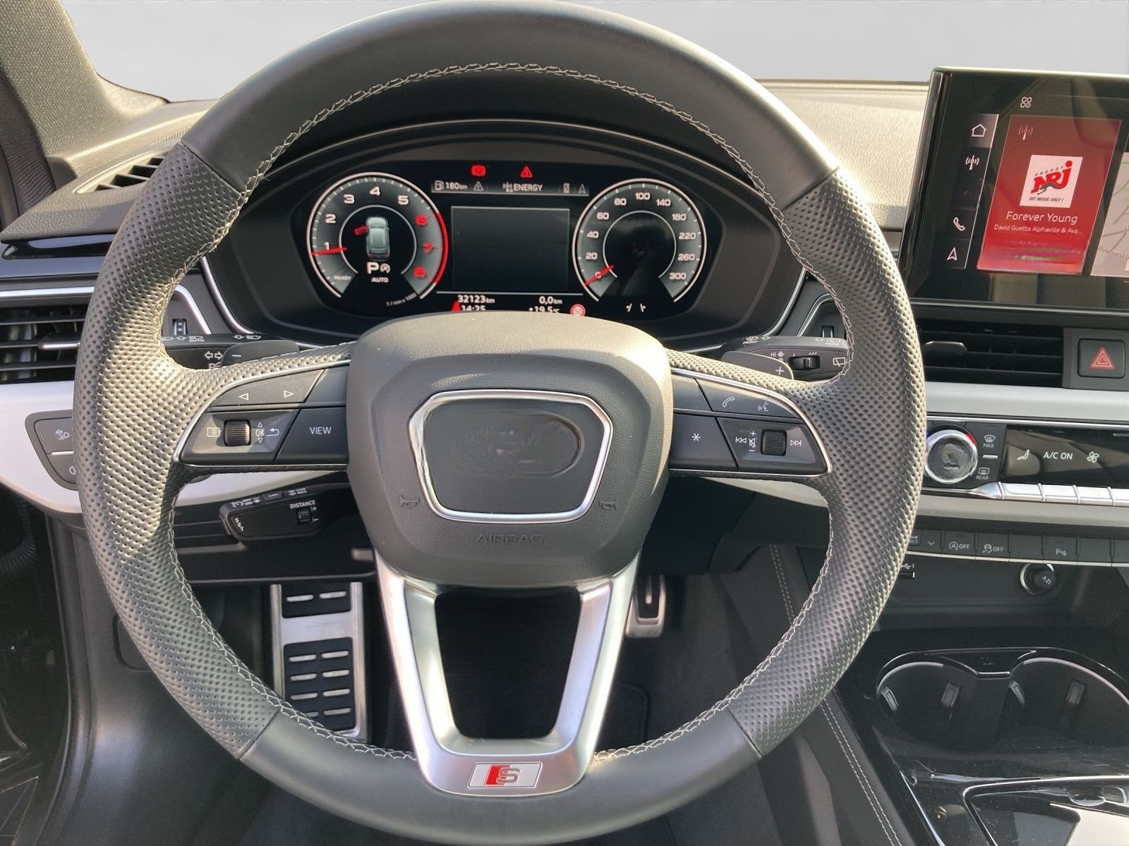 Audi A4 Avant 40 TFSI Q 2x S LINE LM19 AHK MARTRIX-LE foto 9