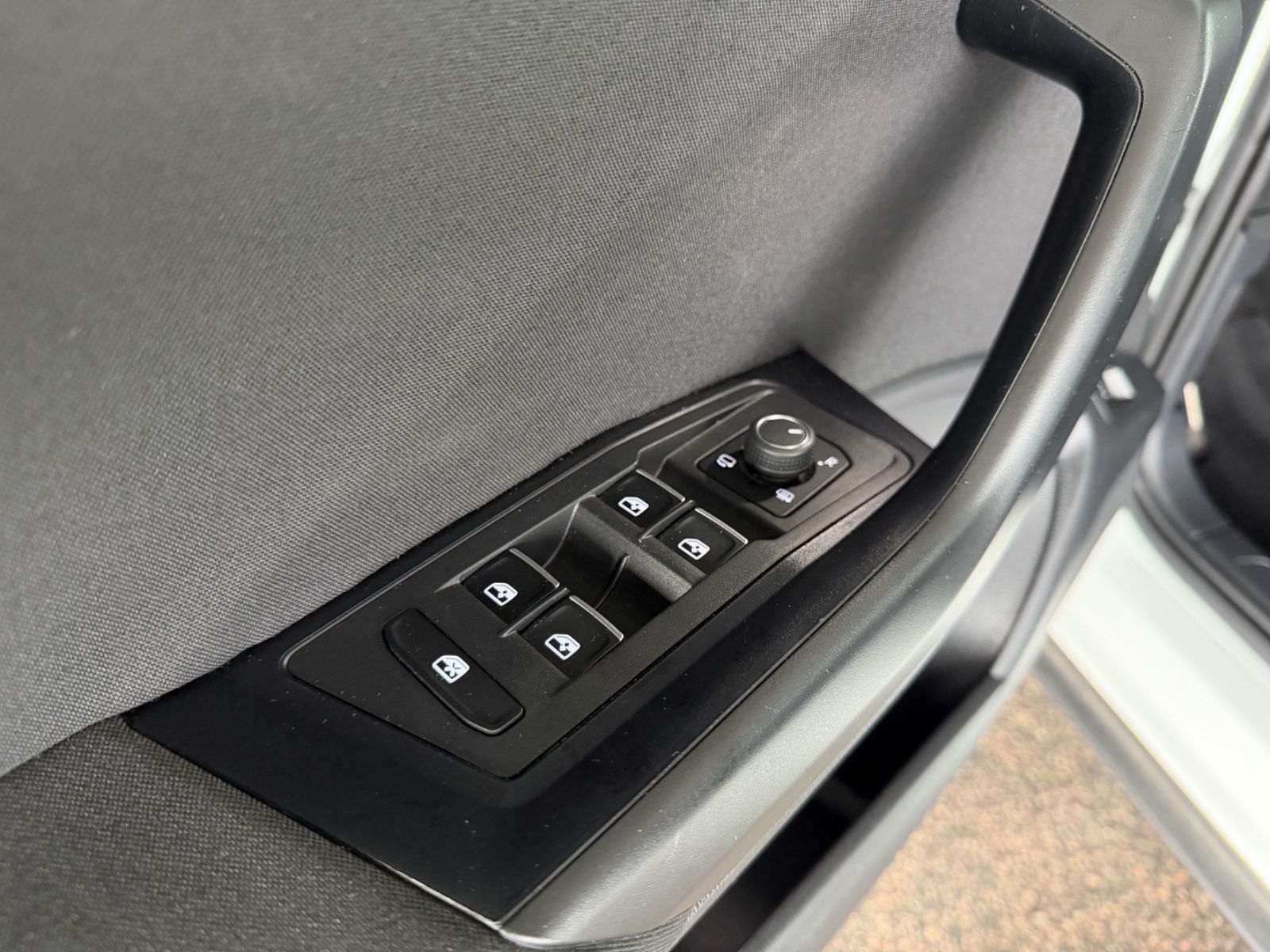 Volkswagen T-ROC SPORT AUT. 150PS | PANO | NAVI | MFL | DAB foto 13