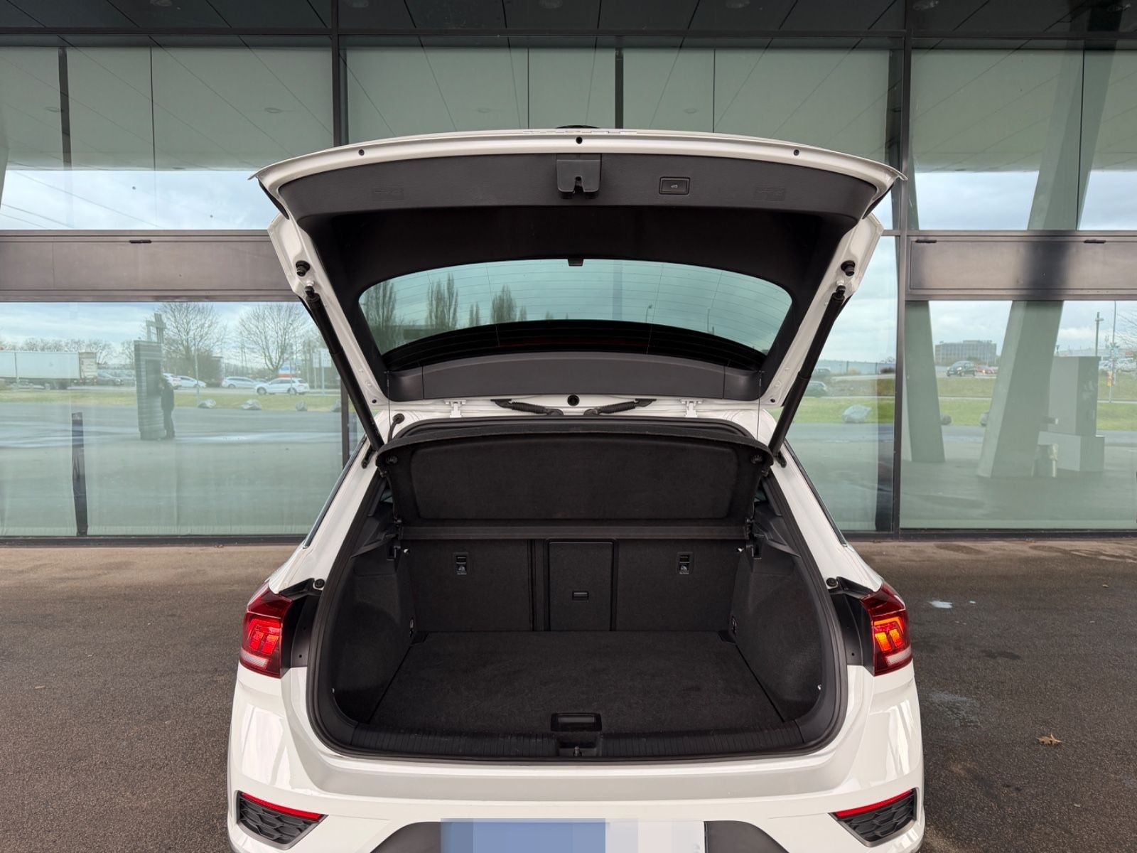 Volkswagen T-ROC SPORT AUT. 150PS | PANO | NAVI | MFL | DAB foto 17