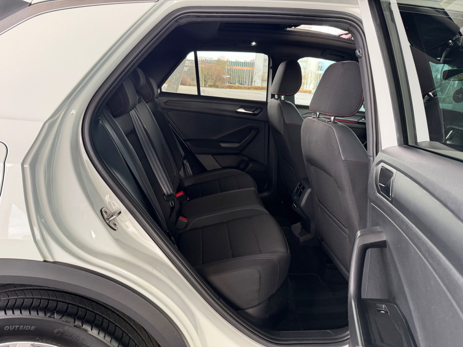 Volkswagen T-ROC SPORT AUT. 150PS | PANO | NAVI | MFL | DAB foto 18