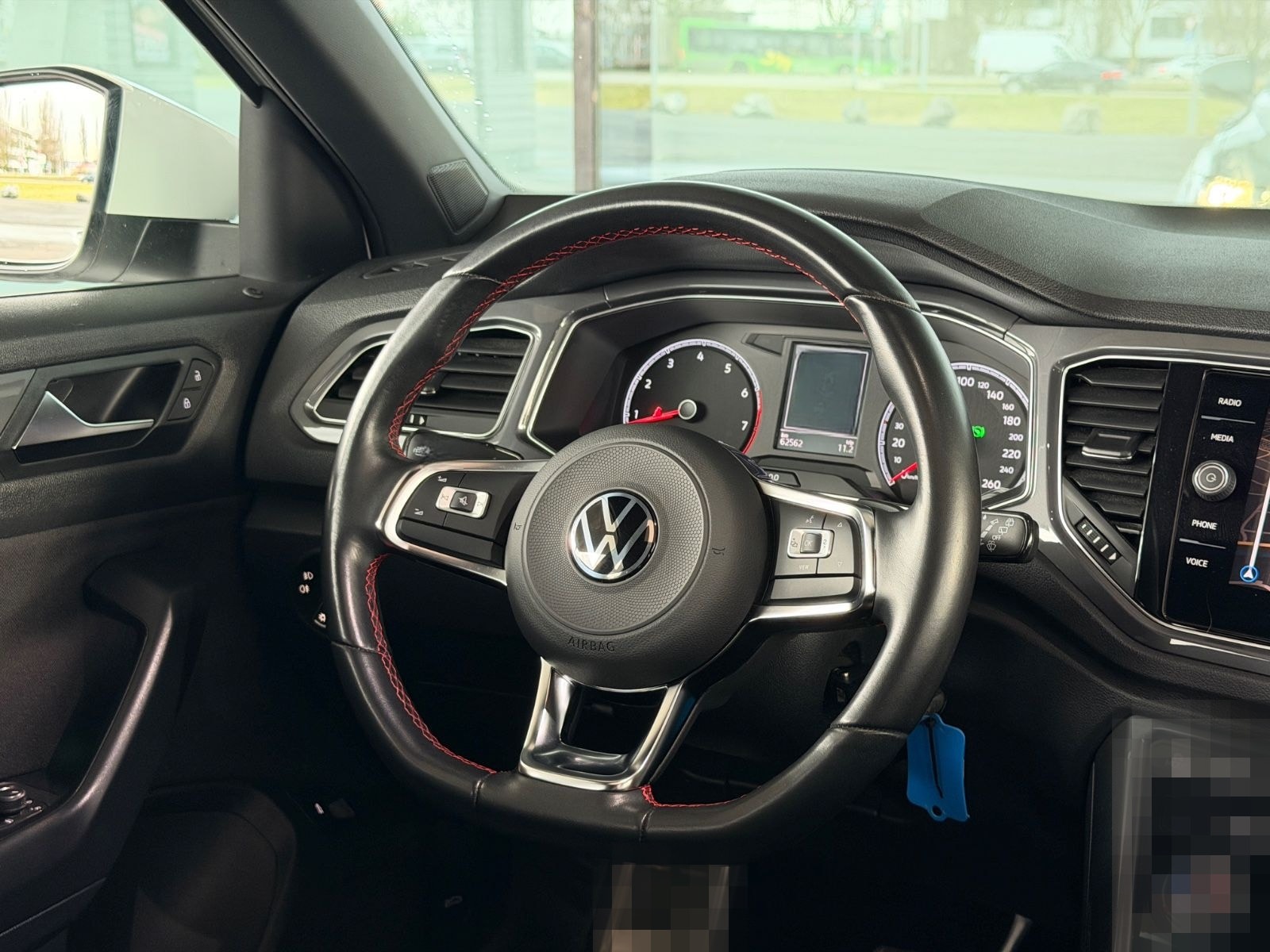 Volkswagen T-ROC SPORT AUT. 150PS | PANO | NAVI | MFL | DAB foto 25