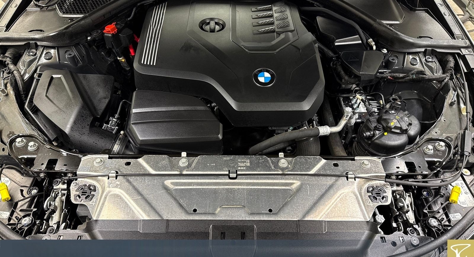 BMW 318i A Lim M Sport,AHK,LC+,RFK,Keyless foto 7