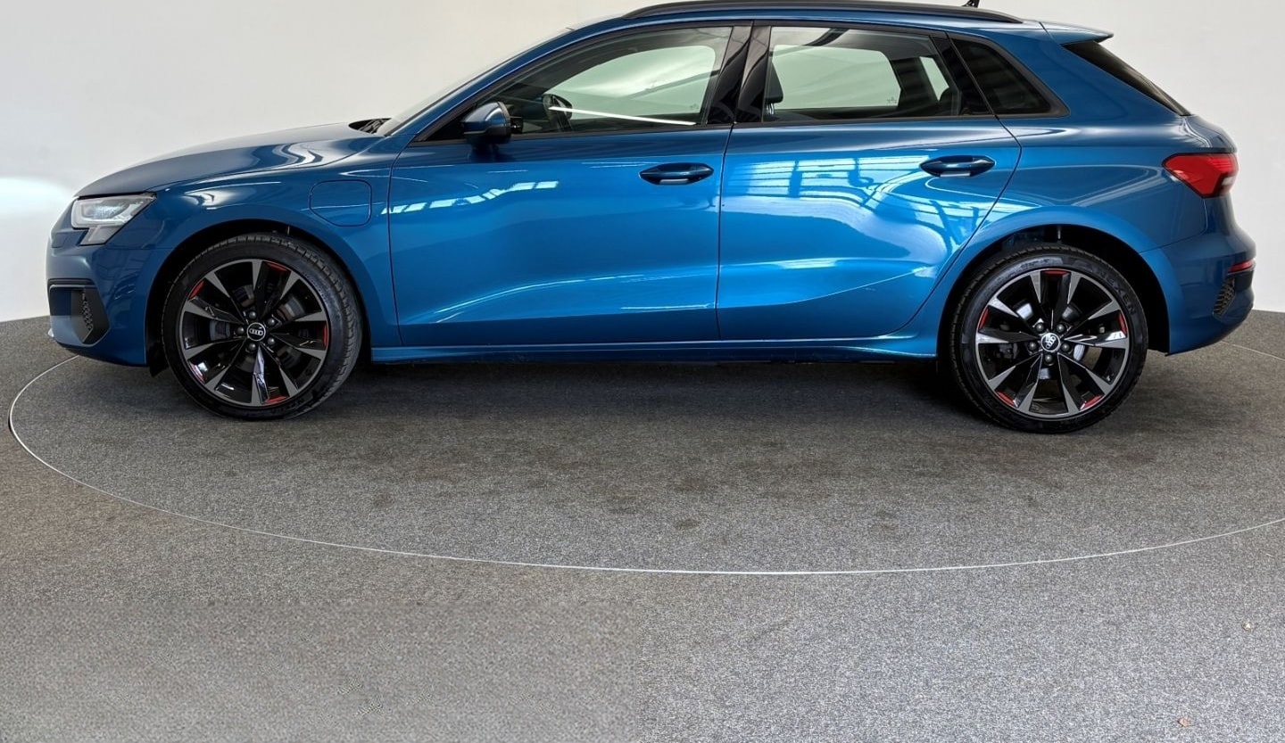 Audi A3 Sportback 40 TFSI e S tronic LED 18 PDC GRA foto 4