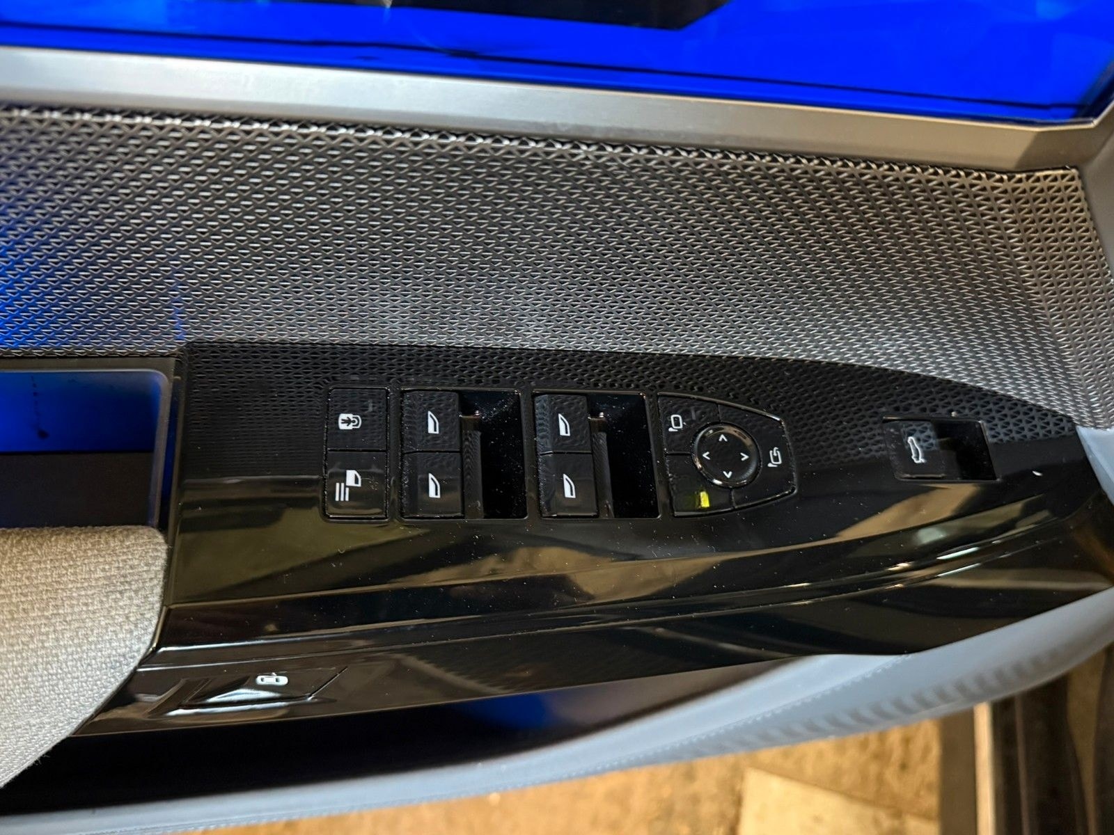 BMW 750e xDrive EXEC.LOUNGE*FOND ENTERT*voll foto 24