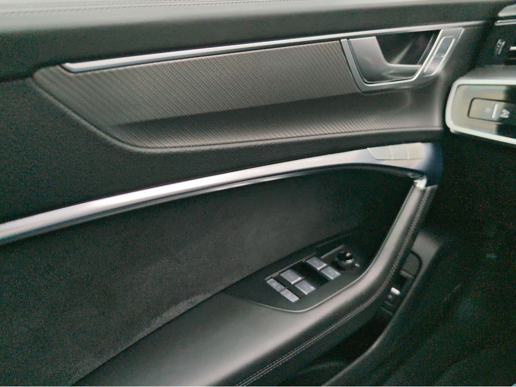 Audi RS6 Avant 4.0 TFSI quattro foto 12