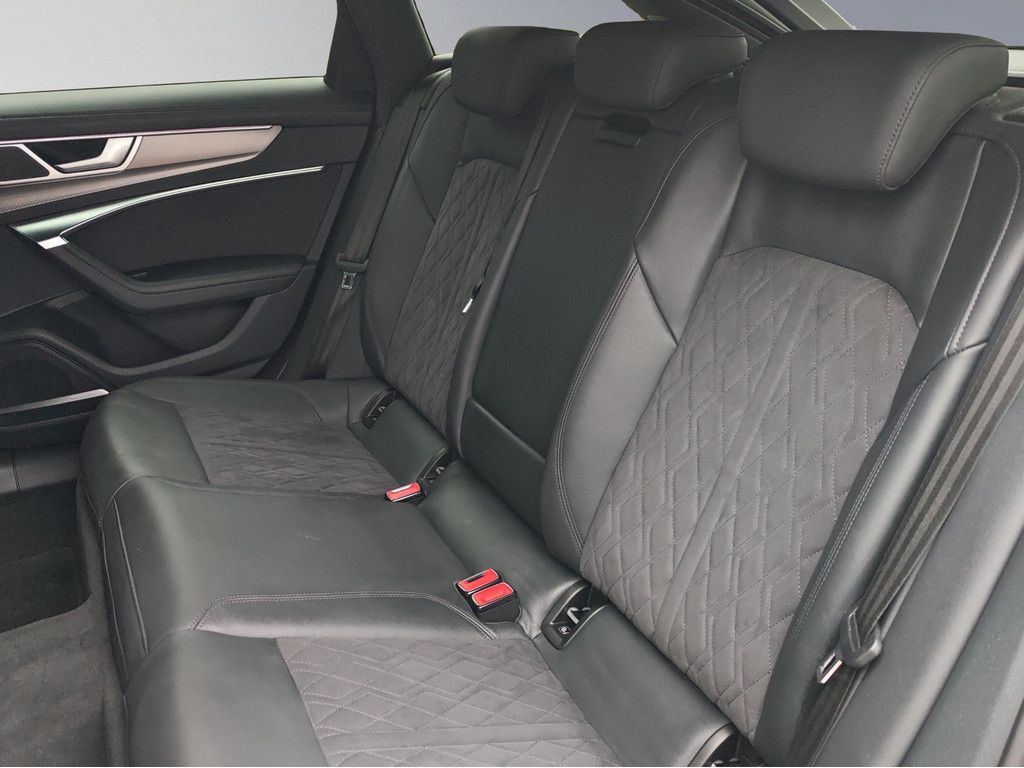 Audi RS6 Avant 4.0 TFSI quattro foto 17