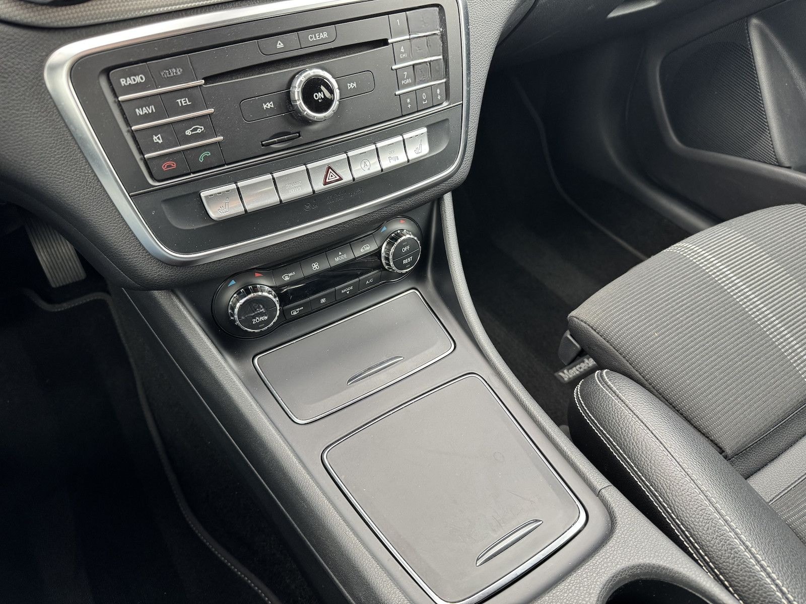 Mercedes-Benz GLA 200 d URBAN AMG NIGHT DISTR RFKA LED TWA foto 20