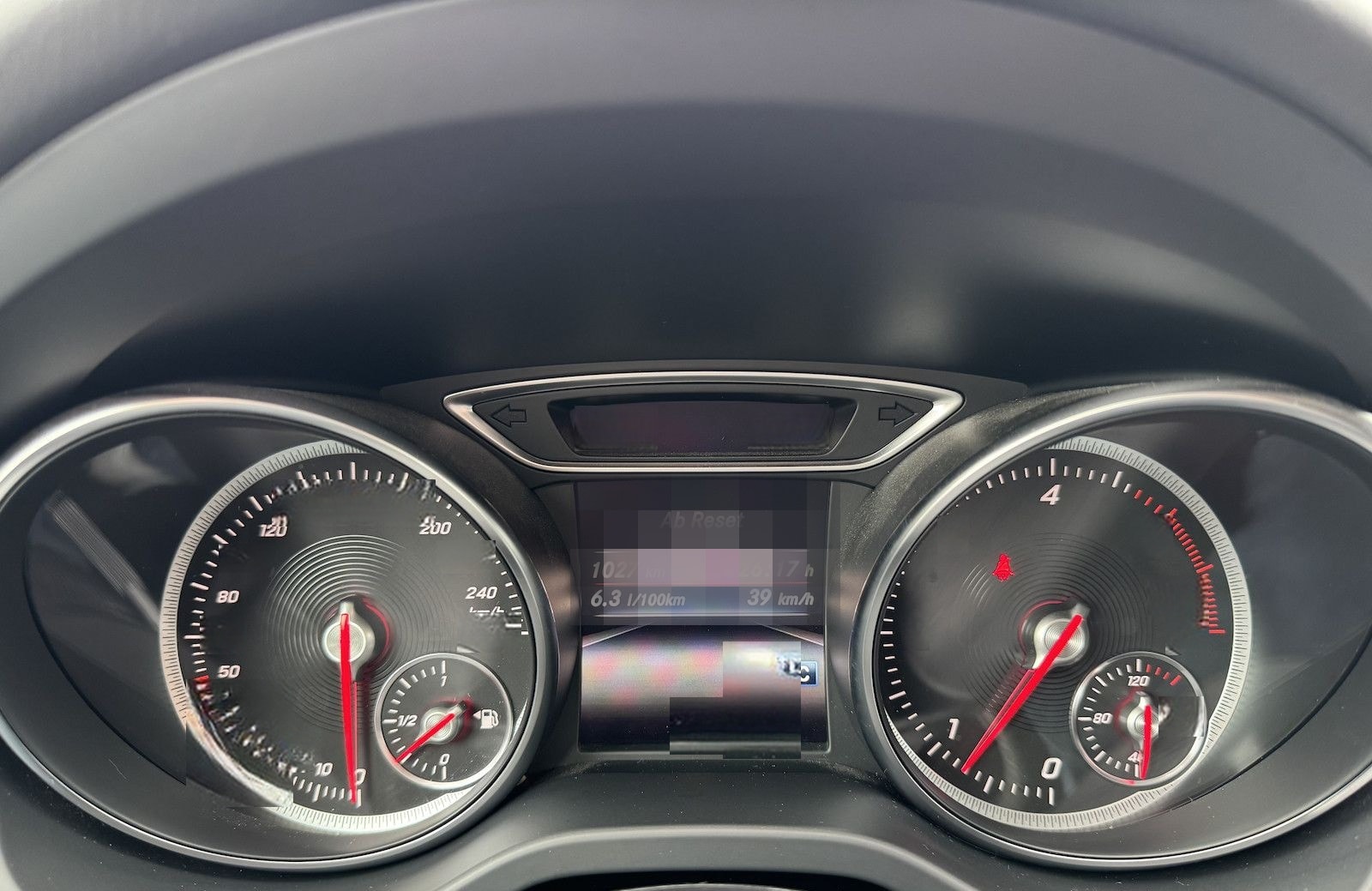 Mercedes-Benz GLA 200 d URBAN AMG NIGHT DISTR RFKA LED TWA foto 25