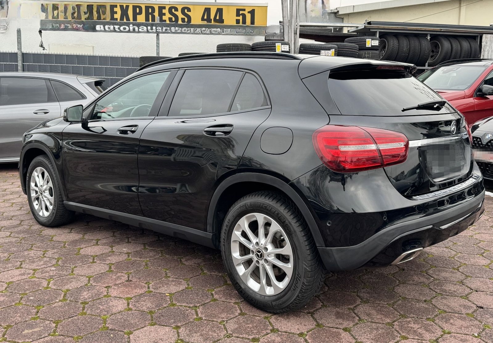 Mercedes-Benz GLA 200 d URBAN AMG NIGHT DISTR RFKA LED TWA foto 7