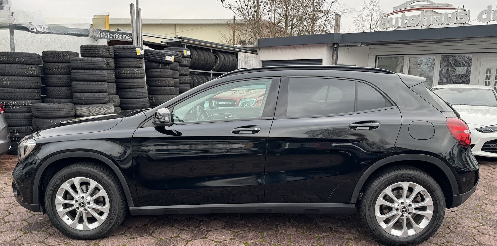 Mercedes-Benz GLA 200 d URBAN AMG NIGHT DISTR RFKA LED TWA foto 8