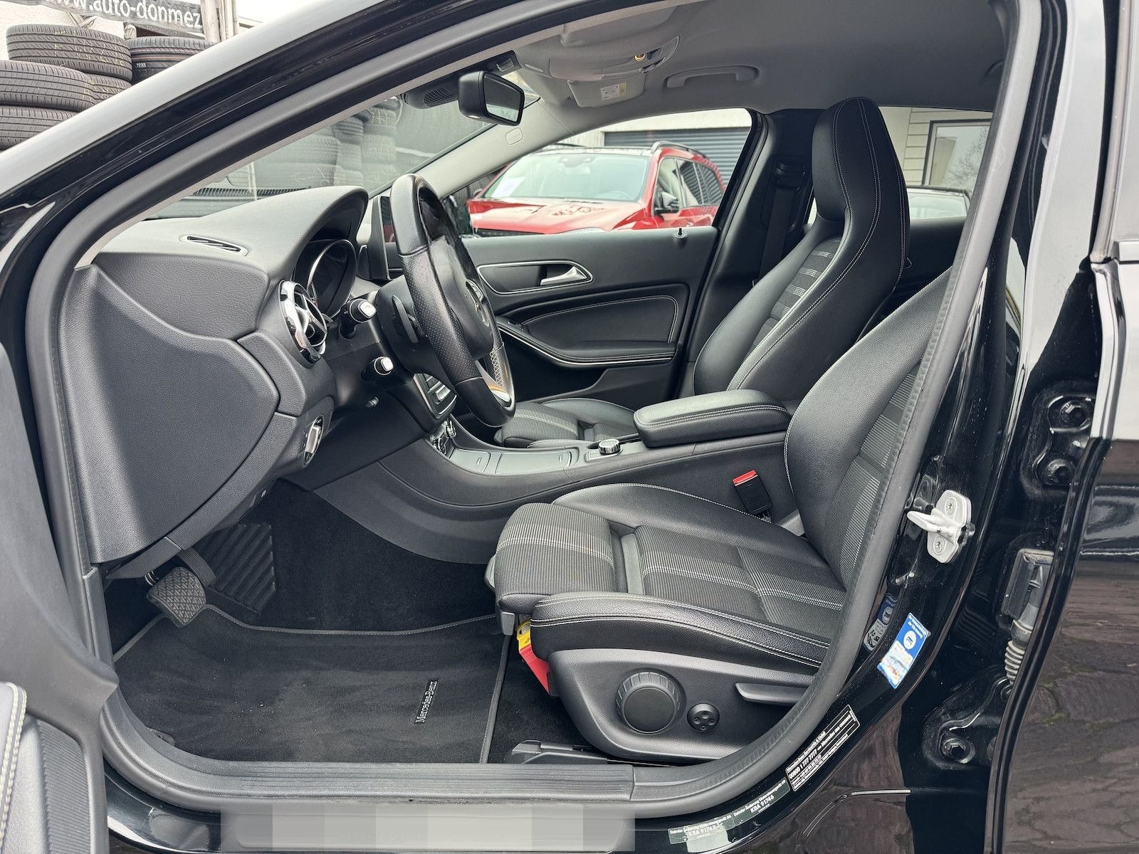 Mercedes-Benz GLA 200 d URBAN AMG NIGHT DISTR RFKA LED TWA foto 9