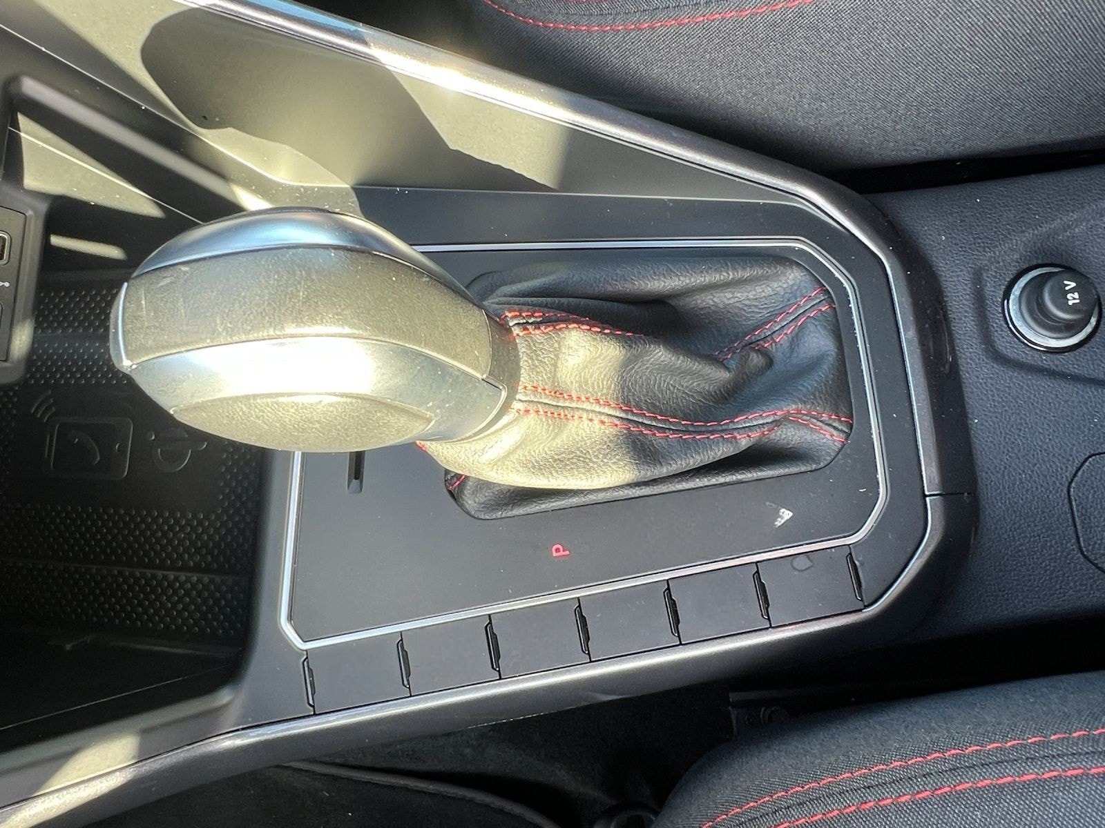 Volkswagen Polo 2.0 TSI DSG GTI LM18 BEATS NAVI LED VIRTUAL foto 11