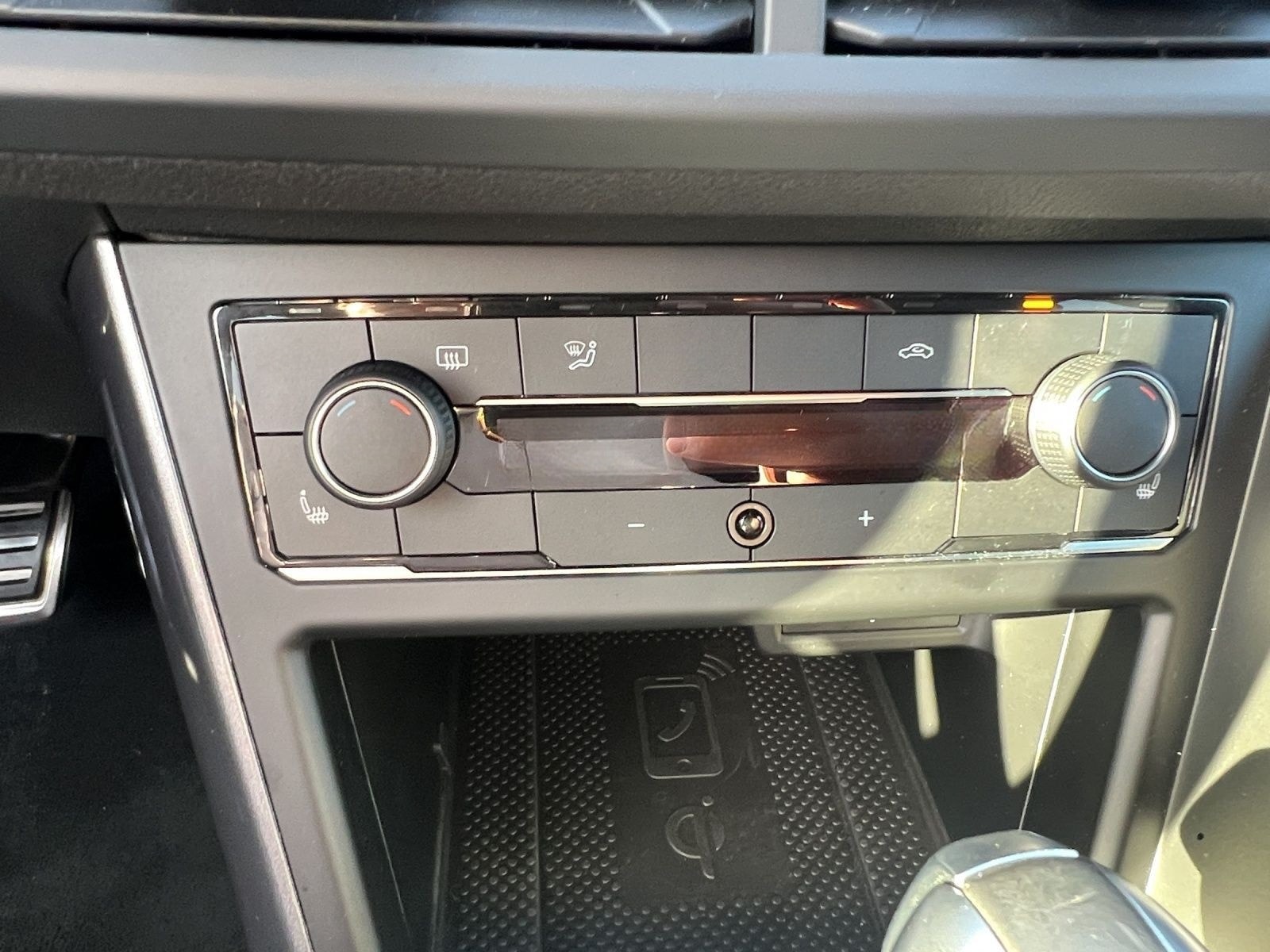 Volkswagen Polo 2.0 TSI DSG GTI LM18 BEATS NAVI LED VIRTUAL foto 13