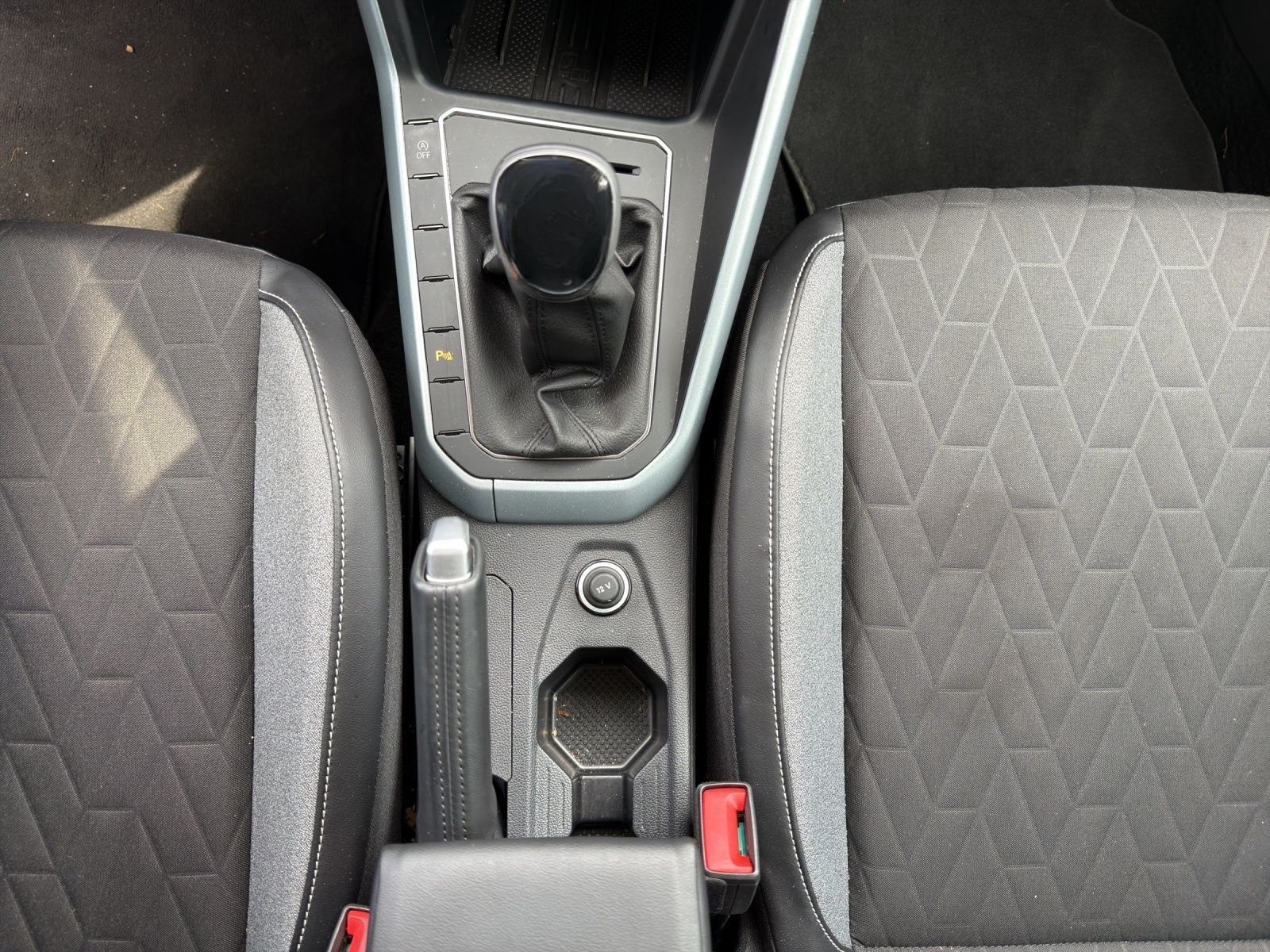 Volkswagen Taigo 1.0 TSI GOAL LED NAVI ACC SITZHZG LM16 foto 11