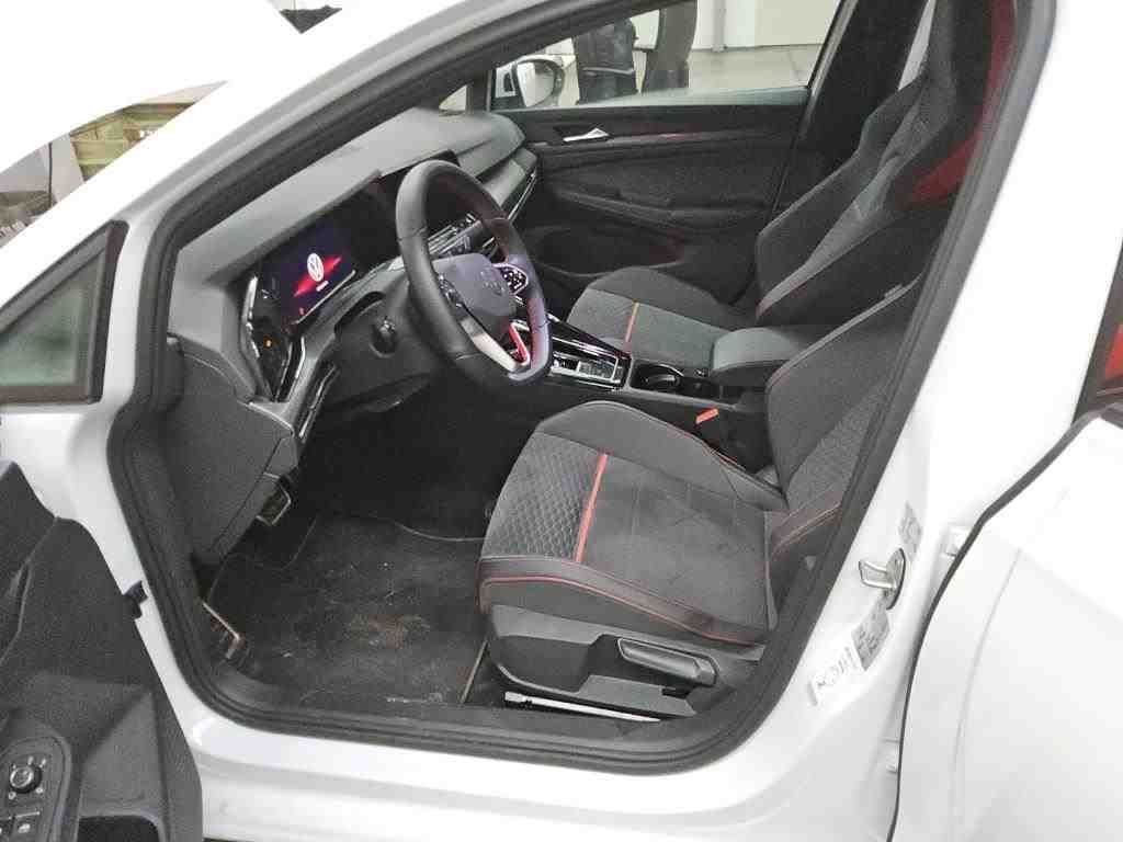 Volkswagen Golf VIII GTI CLUBSPORT 2.0 TSI AKRA Matrix-LED foto 6