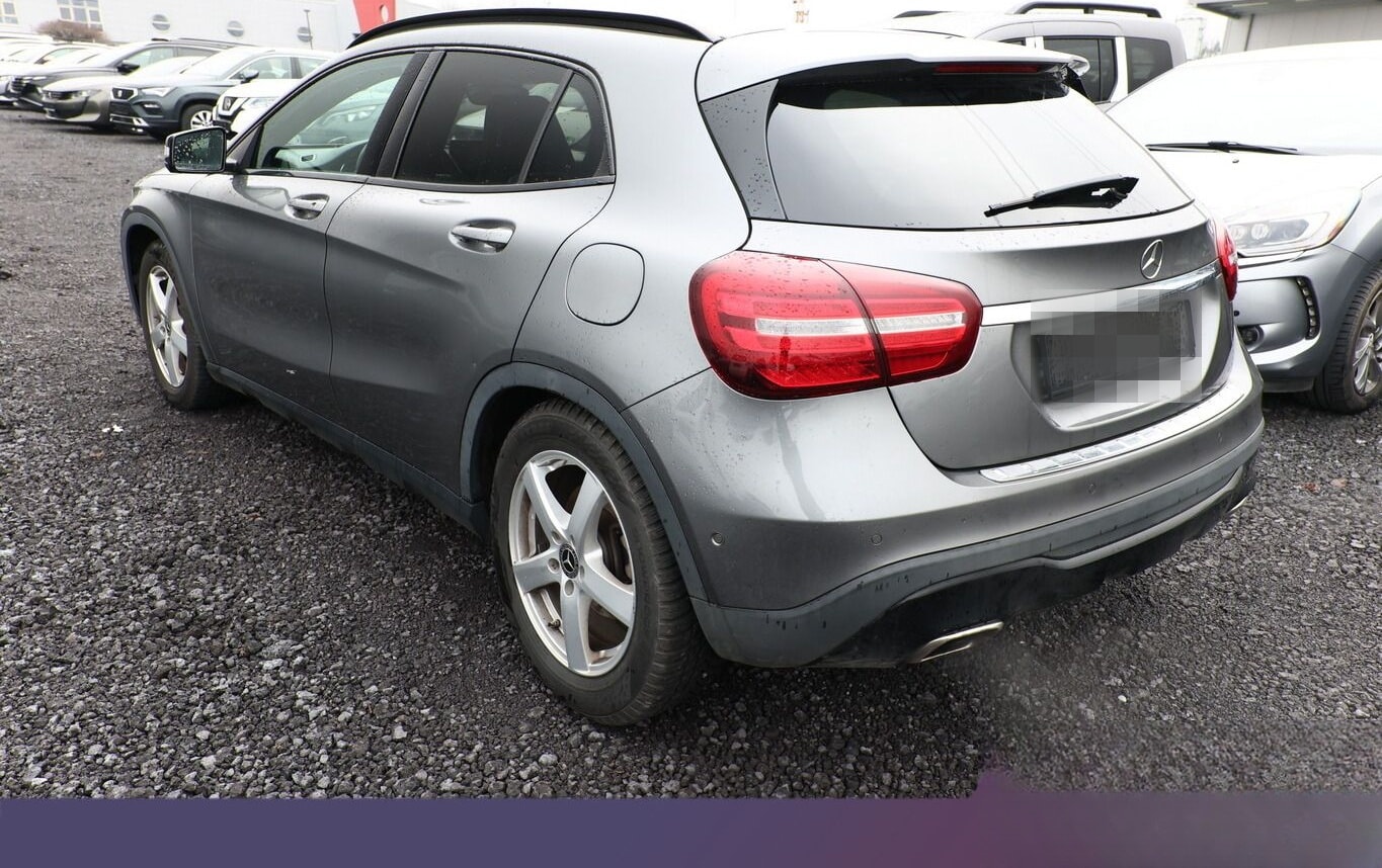 Mercedes-Benz GLA 200 d Urban DCT AHK Nav LED BusinessP foto 4