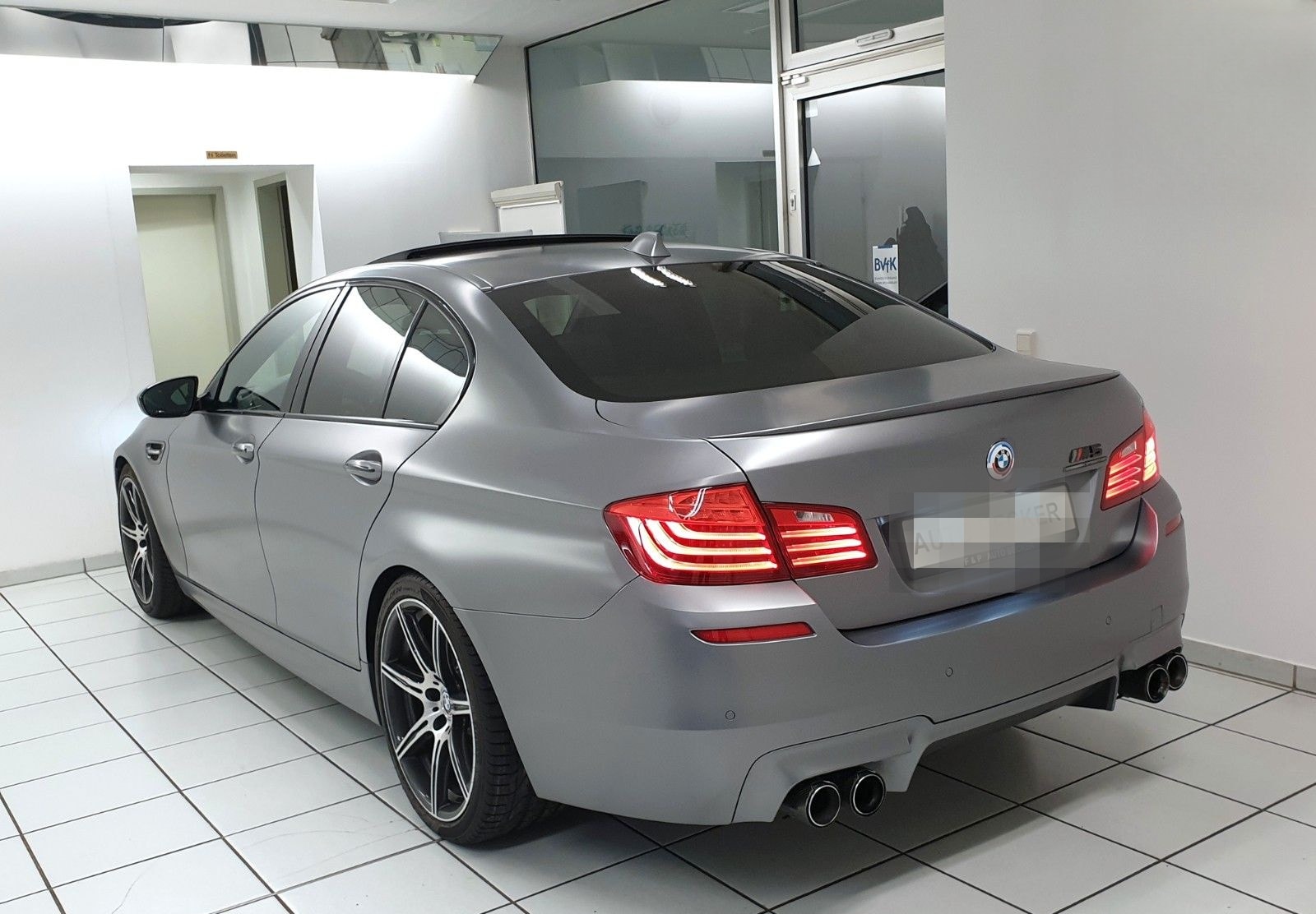 BMW M5 Competition Frozen Grey Deutsches KFZ foto 5
