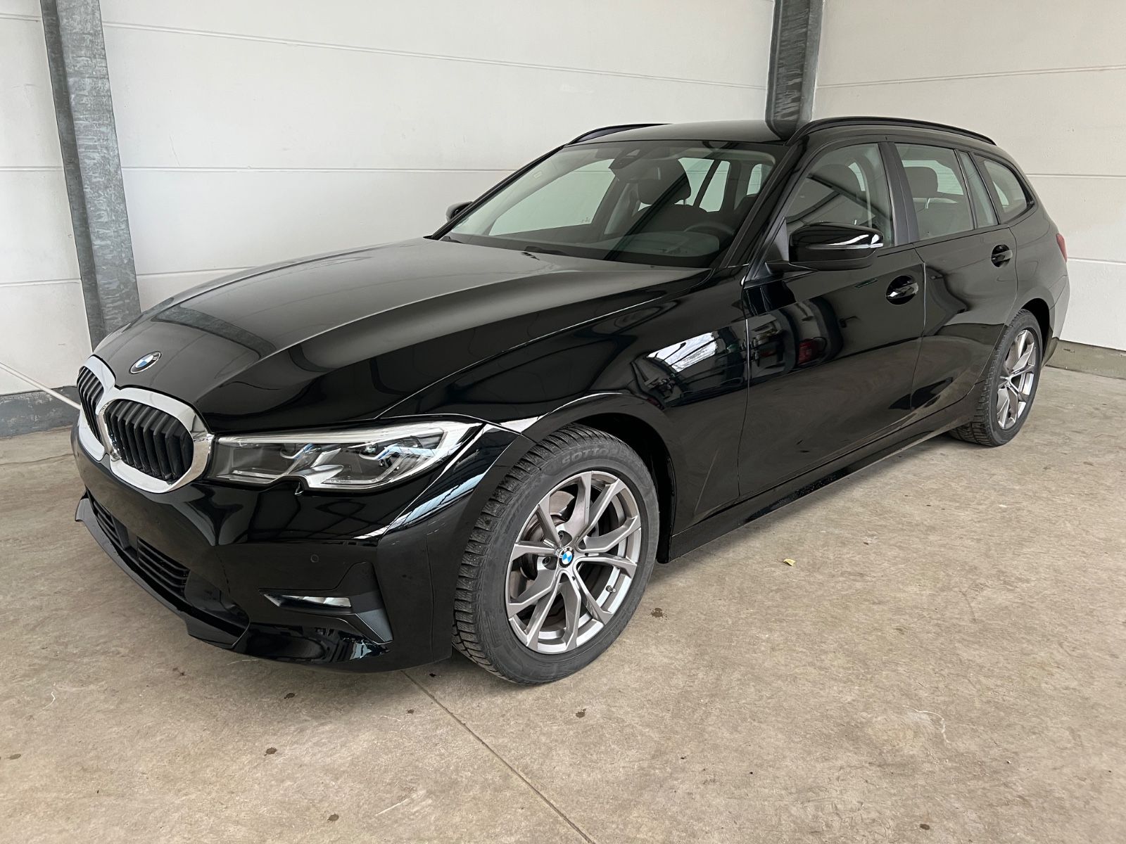BMW 320d Touring  xDrive+Laser+HUD+Business+1.Hand foto 1
