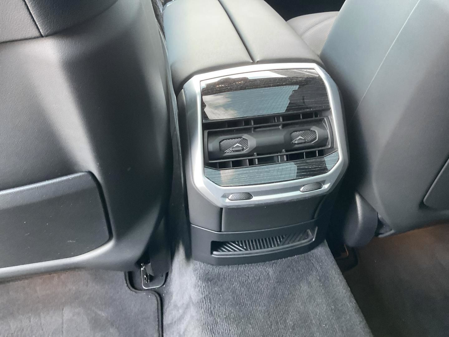 BMW 740 d xDrive M Sport Leasing 999,- brutto o. Anz foto 20