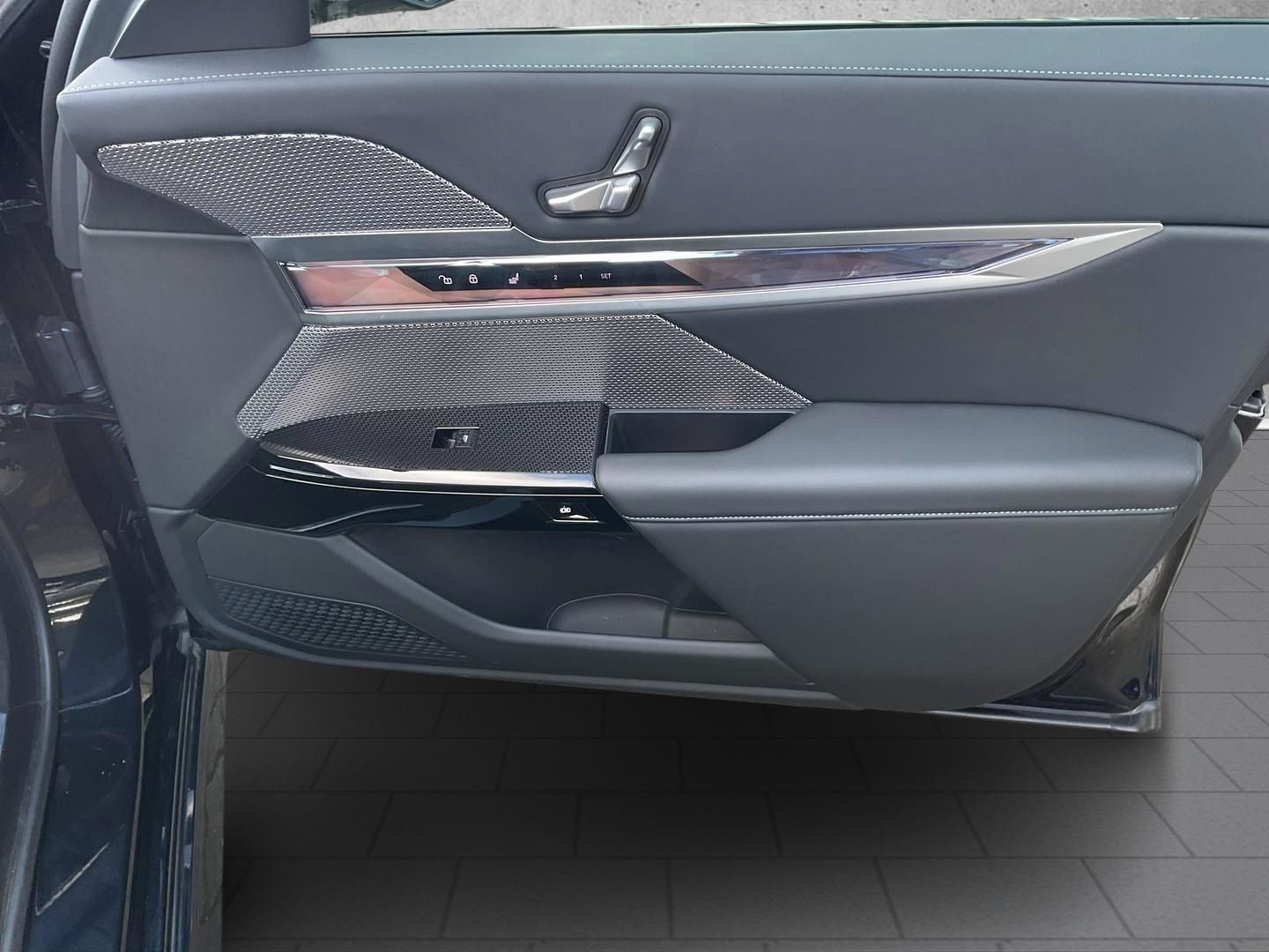 BMW 740 d xDrive M Sport Leasing 999,- brutto o. Anz foto 23