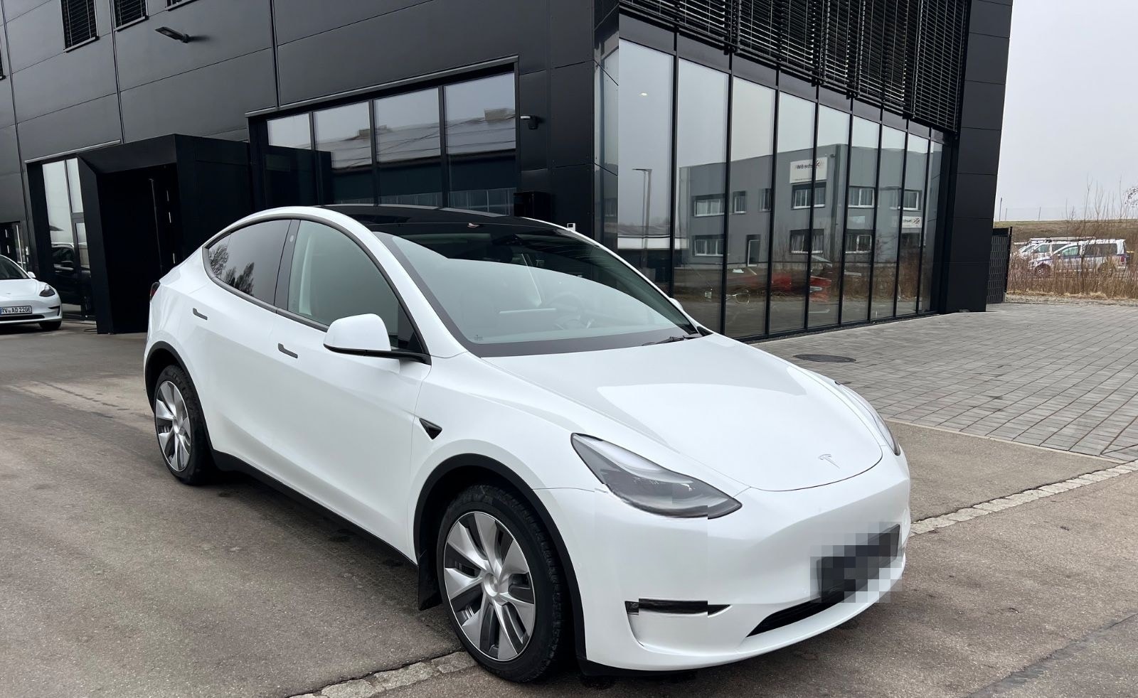 Tesla Model Y Long Range Dual AWD foto 2