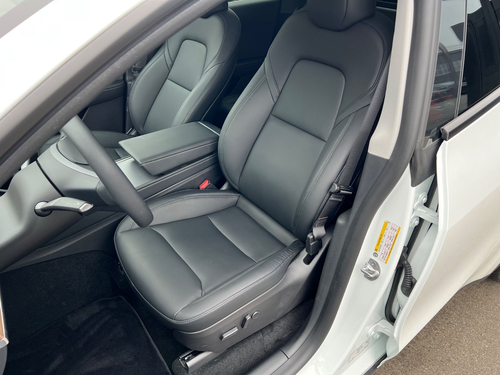 Tesla Model Y Long Range Dual AWD foto 15