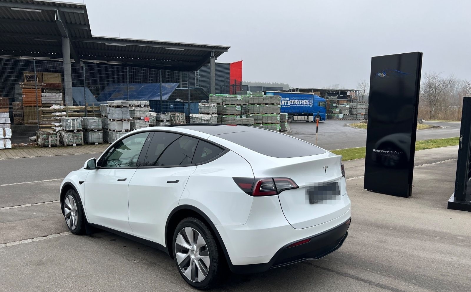Tesla Model Y Long Range Dual AWD foto 6