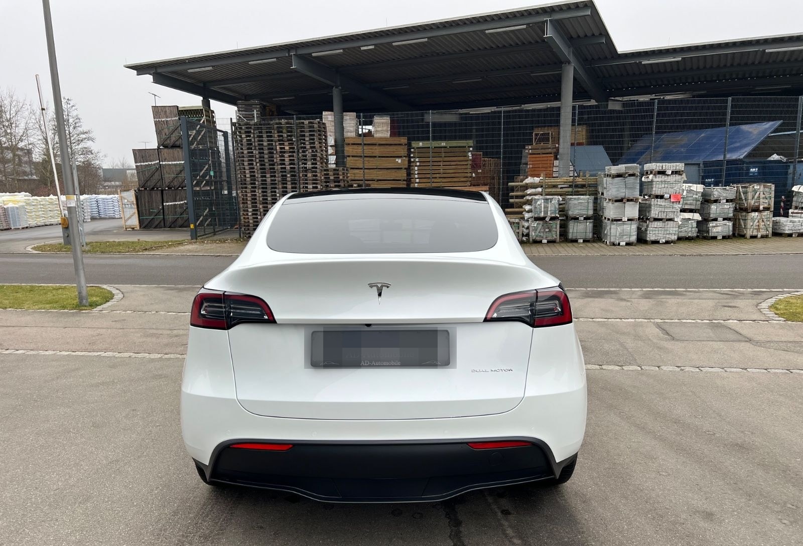Tesla Model Y Long Range Dual AWD foto 7