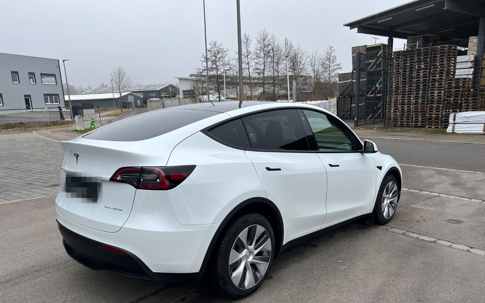 Tesla Model Y Long Range Dual AWD foto 8