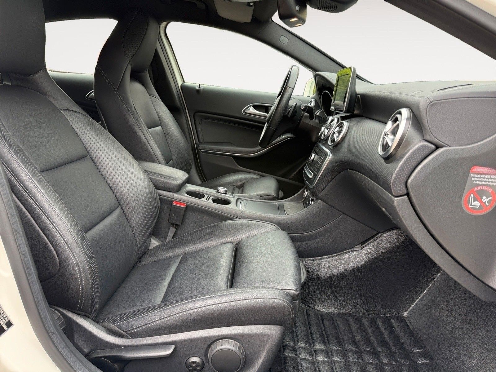 Mercedes-Benz A 220 4MATIC*NAVI*AUTOM*LED*KLIMAAUT.*S-Heft* foto 16