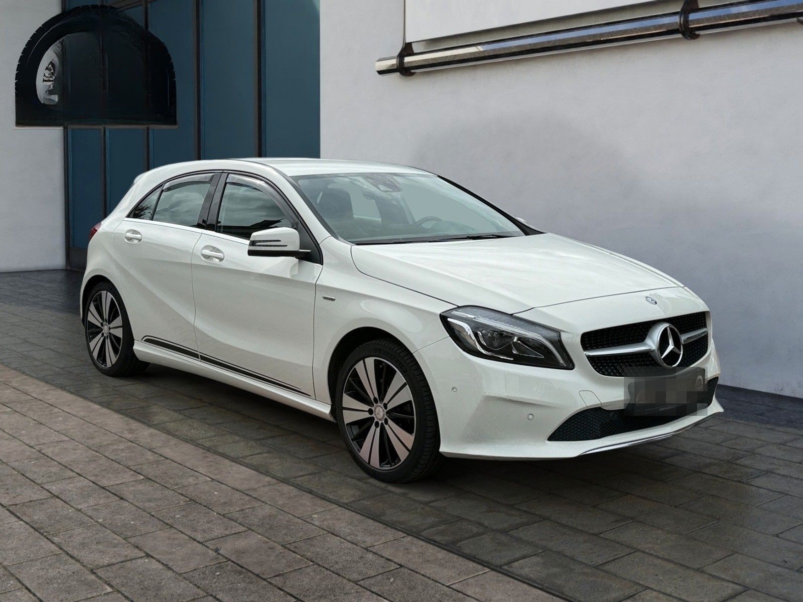 Mercedes-Benz A 220 4MATIC*NAVI*AUTOM*LED*KLIMAAUT.*S-Heft* foto 3