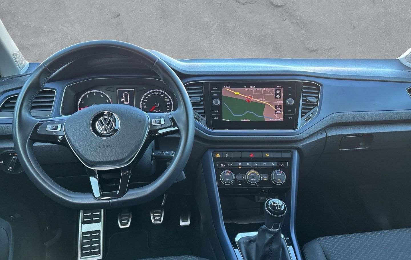 Volkswagen T-Roc United ACT 1.5 TSI 6-Gang Navi El. Heckkla foto 11