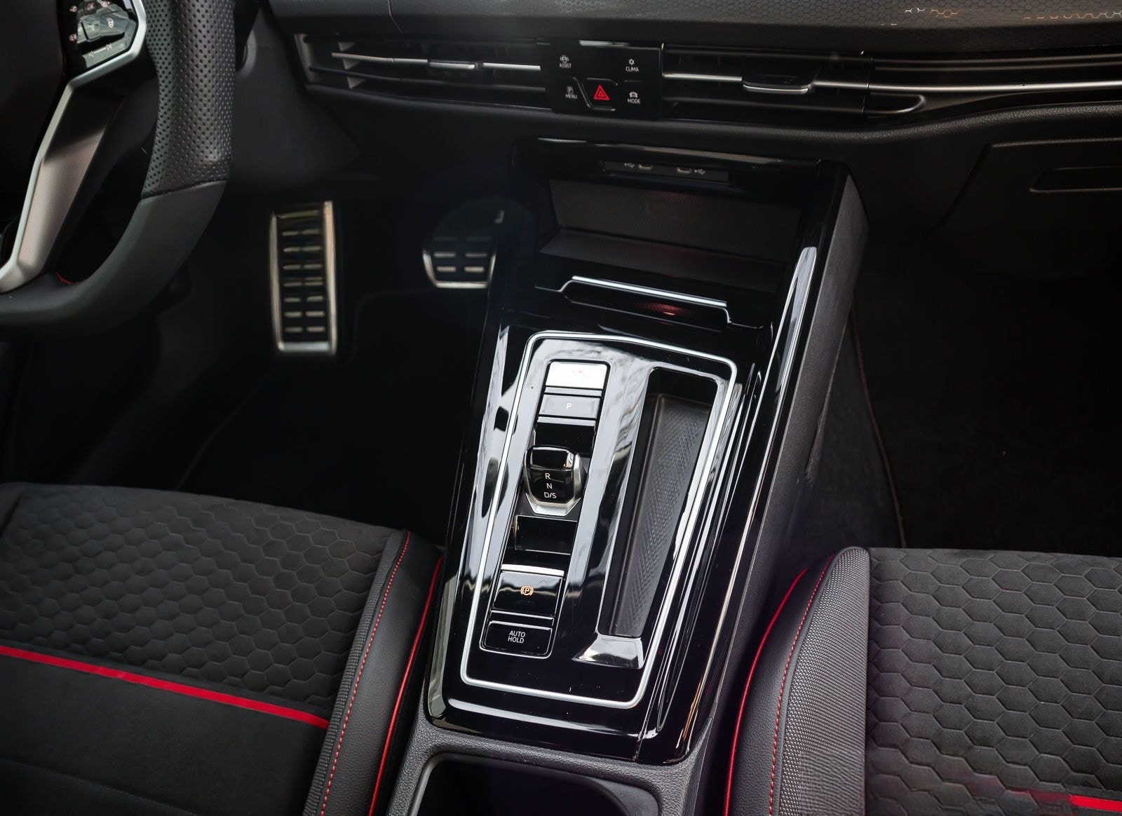 Volkswagen Golf VIII GTI Clubsport 2.0 TSI LED+ Navi ParkPi foto 17