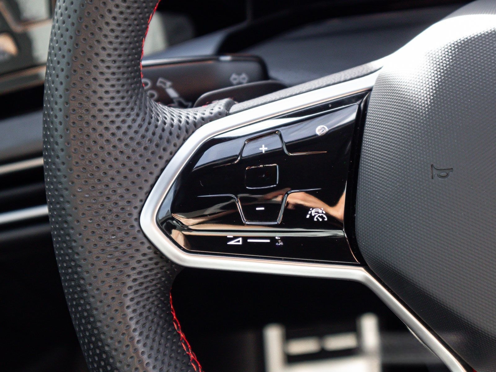 Volkswagen Golf VIII GTI Clubsport 2.0 TSI LED+ Navi ParkPi foto 19