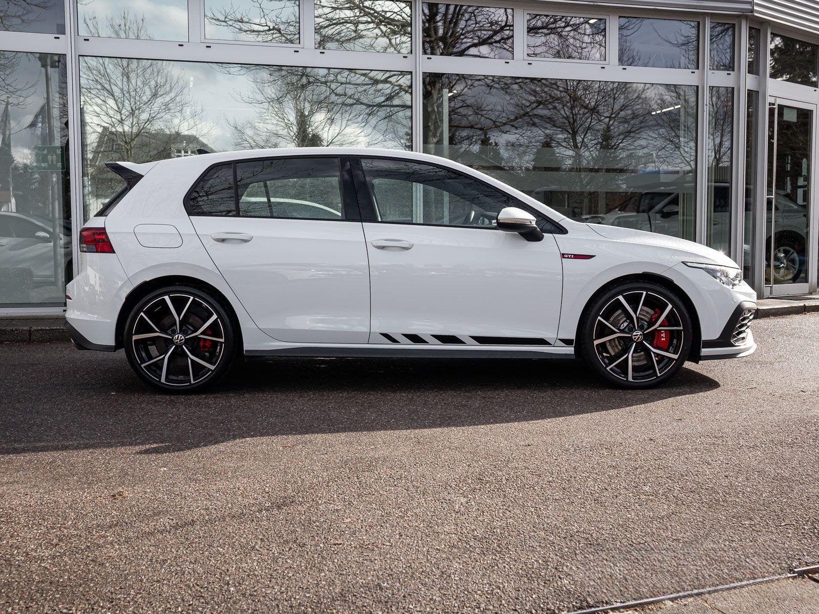 Volkswagen Golf VIII GTI Clubsport 2.0 TSI LED+ Navi ParkPi foto 6