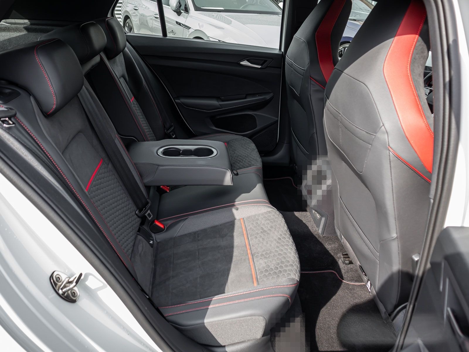 Volkswagen Golf VIII GTI Clubsport 2.0 TSI Navi LED+ ACC 18 foto 14