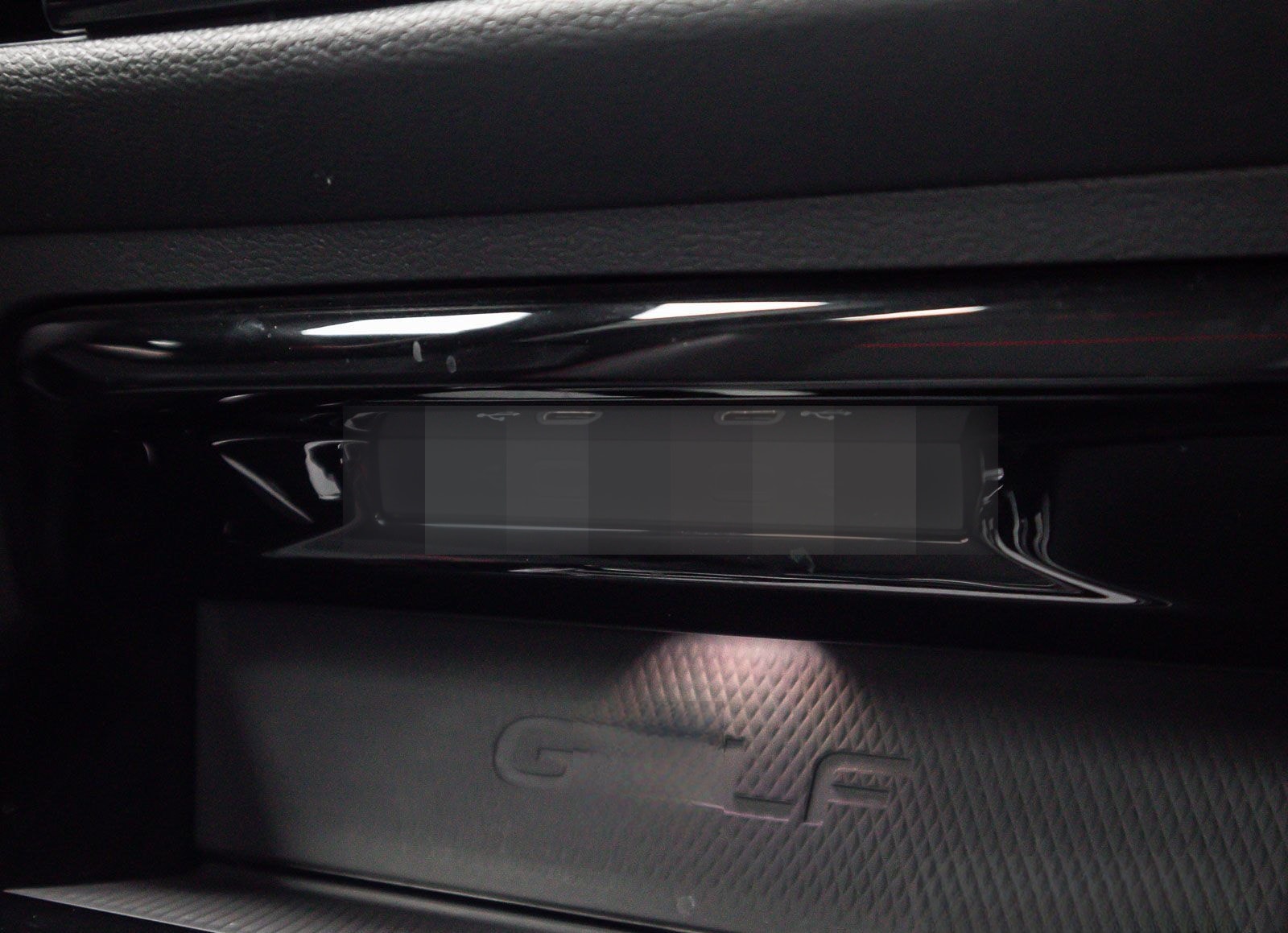 Volkswagen Golf VIII GTI Clubsport 2.0 TSI Navi LED+ ACC 18 foto 23