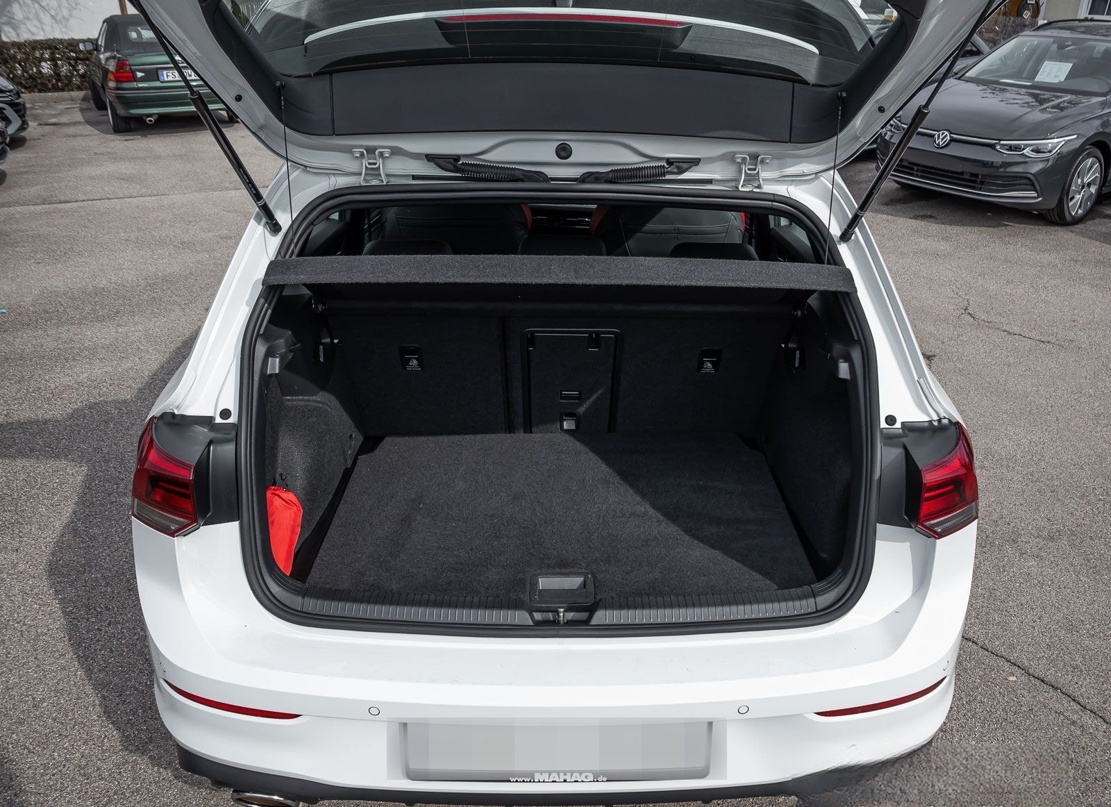 Volkswagen Golf VIII GTI Clubsport 2.0 TSI Navi LED+ ACC 18 foto 25