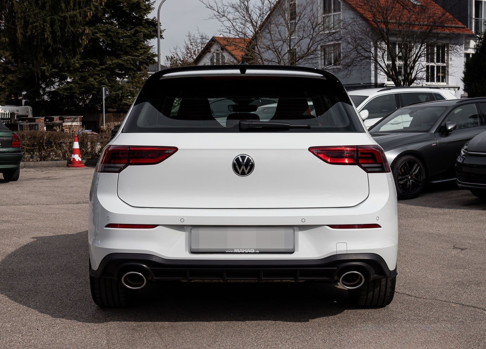 Volkswagen Golf VIII GTI Clubsport 2.0 TSI Navi LED+ ACC 18 foto 8