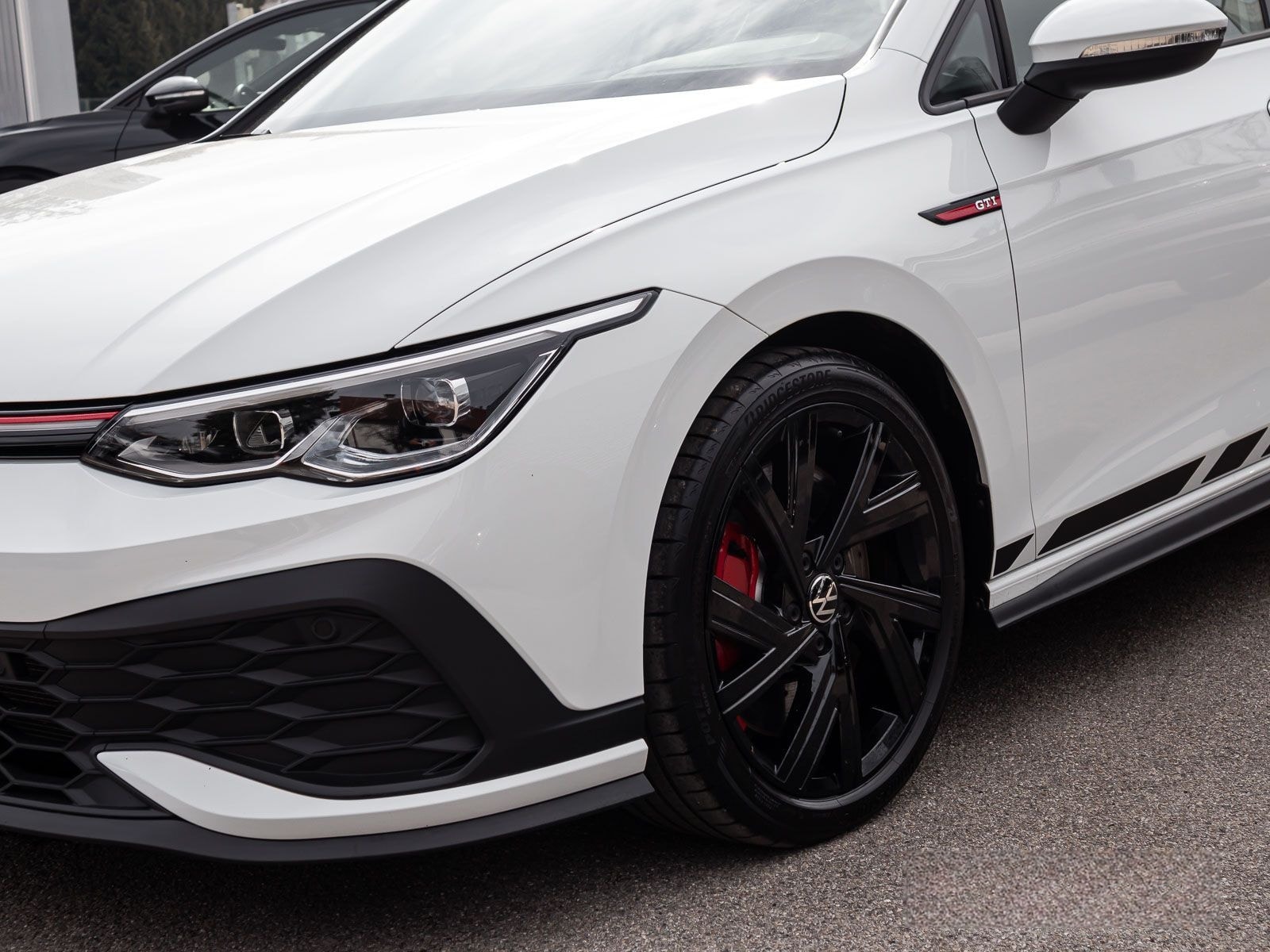 Volkswagen Golf VIII GTI Clubsport 2.0 TSI Navi LED+ ACC 18 foto 9