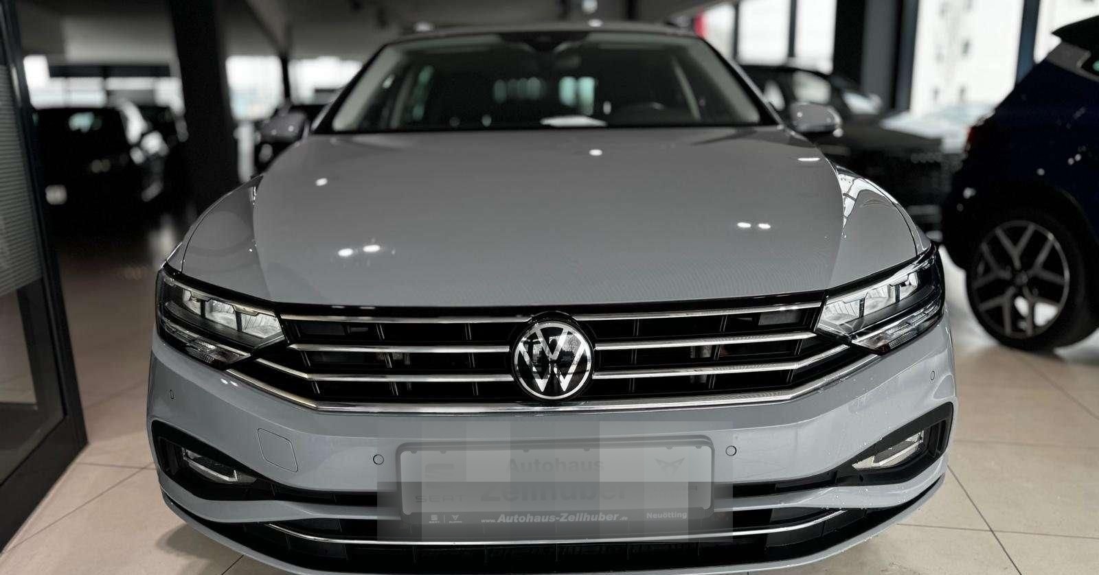 Volkswagen Passat Variant Var. 1.5TSI DSG *el.Heck*Navi*App foto 2