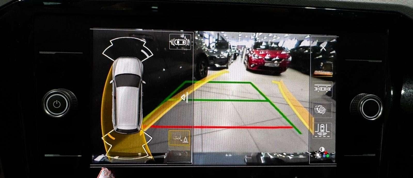 Volkswagen Passat Variant Var. 1.5TSI DSG *el.Heck*Navi*App foto 14