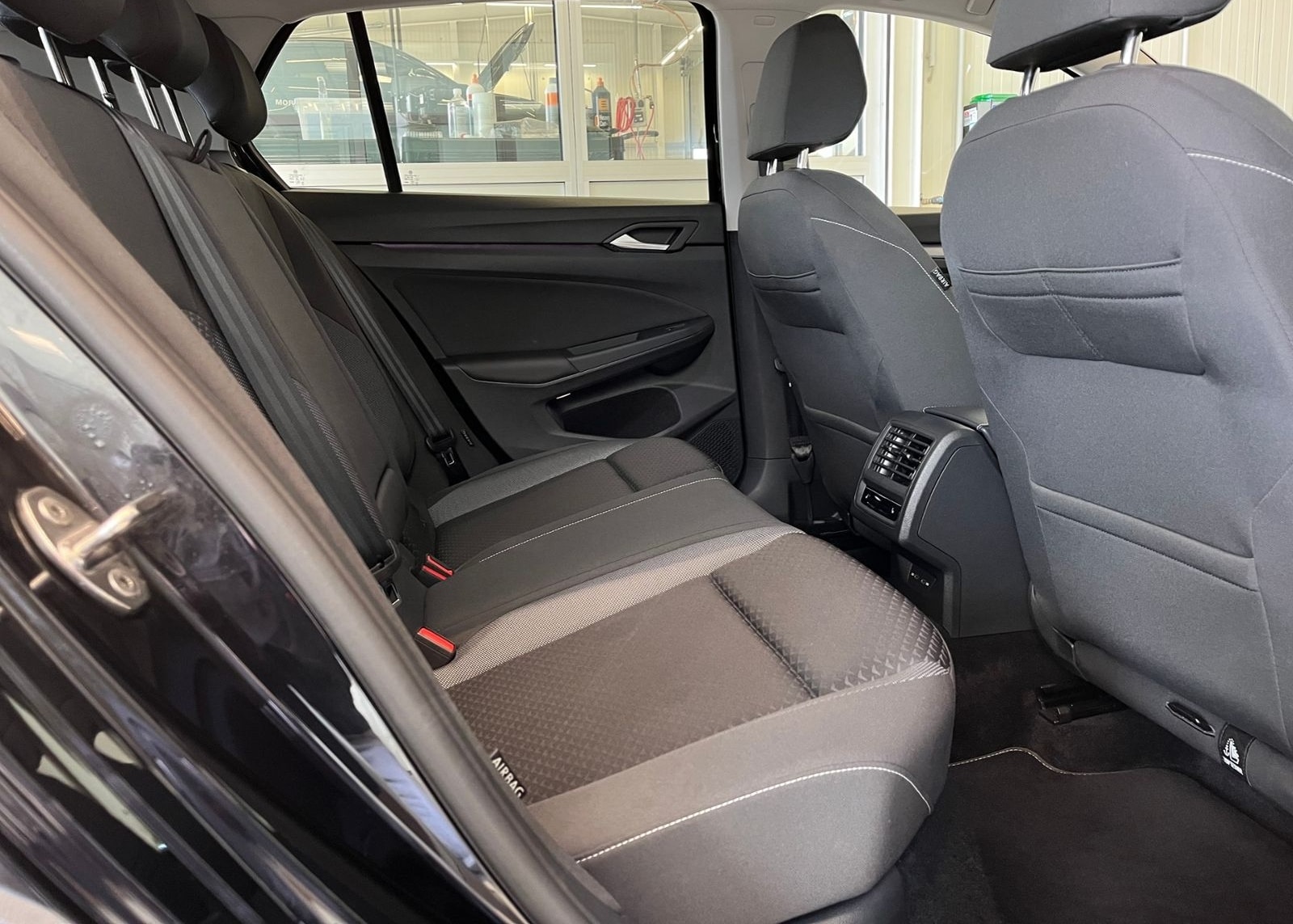 Volkswagen Golf VIII ACTIVE 1.5 TSI Standhzg. HUD Navi LEDP foto 11