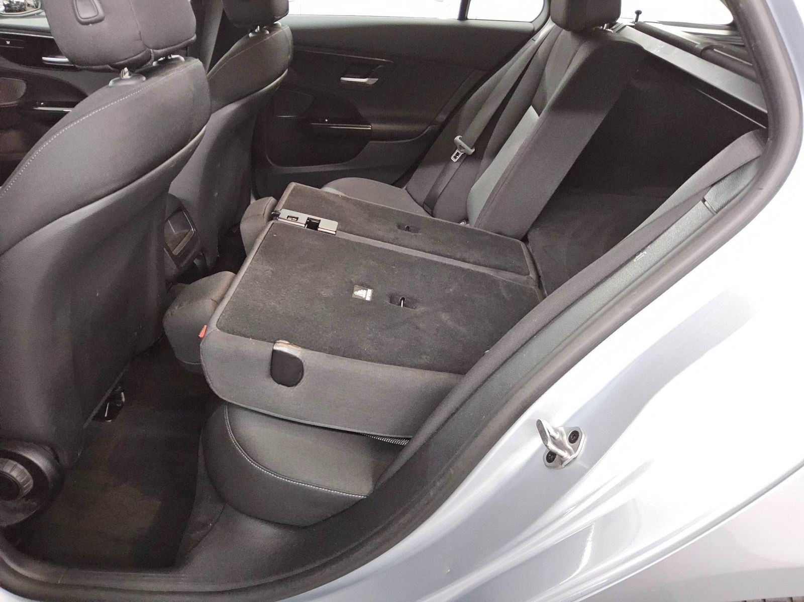 Mercedes-Benz C 200 T d Avantgarde Navi LED AHK Rückfahrkamera foto 13